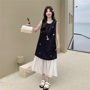 刺绣无袖连衣裙女夏季2026新款韩系减龄休闲甜美假两件拼接背心裙图片