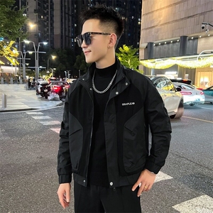 工装外套男新款潮流短款夹克衣服男士春秋款上衣,端庄淡雅的衣服搭配图片