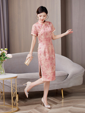 2025年夏季新品时尚气质金丝提花香云纱品质真丝喜庆中长款旗袍裙，女装汉服/婚纱/旗袍/礼服，媚琳依坊