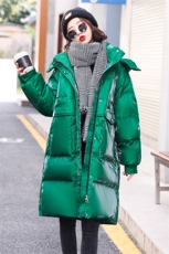 欧洲站中长款亮面羽绒服女2022年冬季新款时尚免洗白鸭绒绿色外套，女装羽绒服，辉之琳