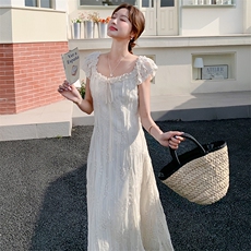 米白色