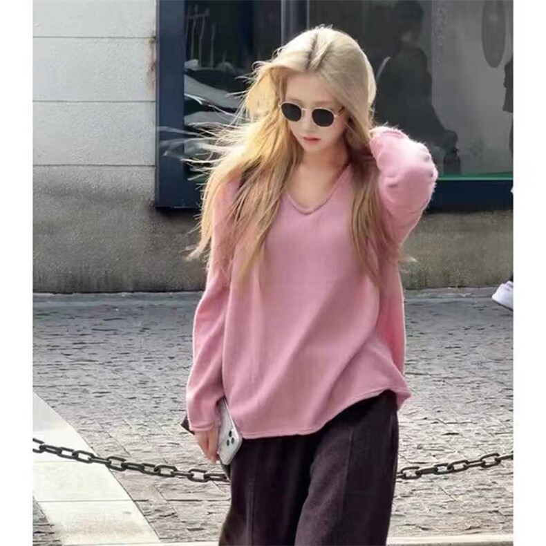 2025年秋季时尚百搭通勤简约休闲V领卷边套衫，女装羊毛衫，贝美羊绒