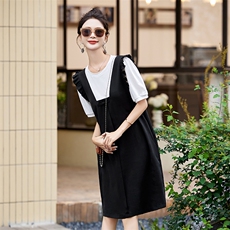现货2024年夏季新款小个子减龄时尚洋气背带假两件连衣裙，女装连衣裙，盈茜