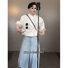 白色