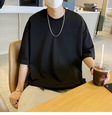 黑色