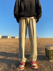 黄泥色
