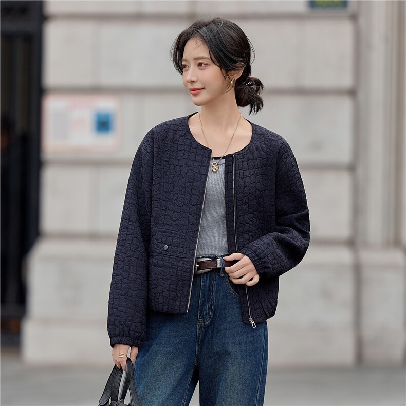 藏青色肌理感圆领短外套女小个子2026秋季新款时尚夹克棒球服,女装短外套,梦懿尔