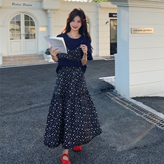 设计感假两件碎花吊带短袖T恤半身裙长裙2025夏季新款套装时尚女，女装套装/套裙，秋水欣儿