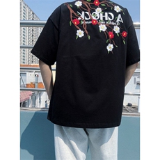 黑色