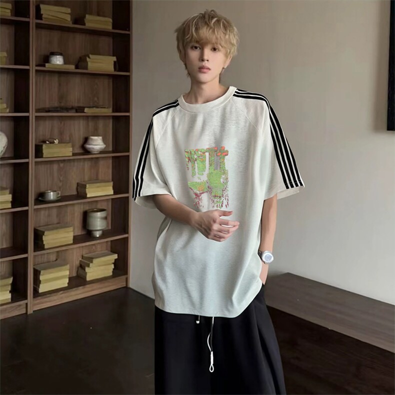 抖音得物品质二开240克宽松纯棉美式潮牌印花三条杠中性风短袖T恤,男装T恤,电商A486