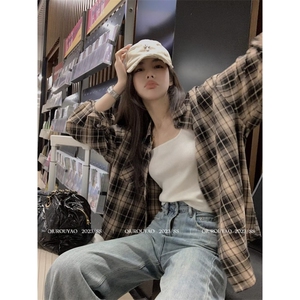 早春复古格子衬衫女夏季薄款设计感上衣宽松慵懒风防晒衬衣外套图片