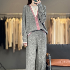 2025年秋季新款百搭女士文艺风V领假两件套装，女装羊毛衫，宛庄羊绒