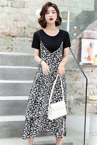 小花家2023流行韩版修身T恤拼设计感开衩吊带雪纺连衣裙女两件套图片