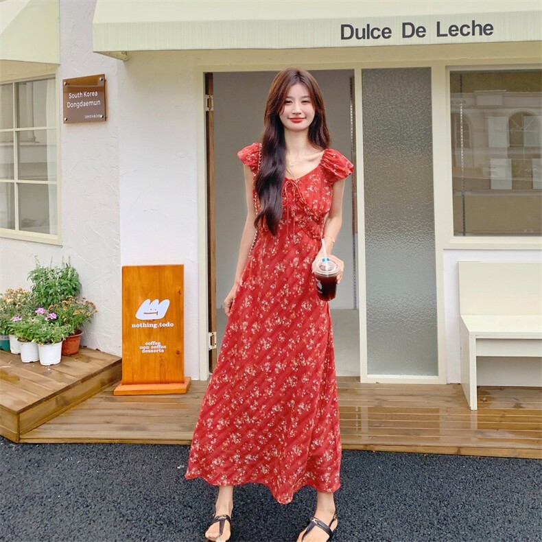 法式收腰显瘦红色碎花连衣裙女夏2025新款爆款甜美显瘦巨好看长裙，女装连衣裙，欣美人