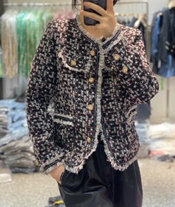 2022新款法式风情小香风外套图片