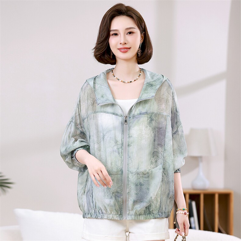 轻薄连帽防晒衣女2025夏季新款洋气时尚妈妈宽松减龄休闲短款外套,女装防晒衣,悦见她