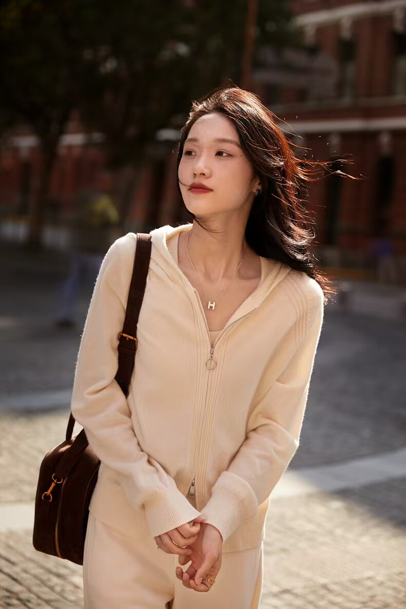 拉链帽衫胸围110衣长60袖长68,针织衫/毛衣,初婷羊绒