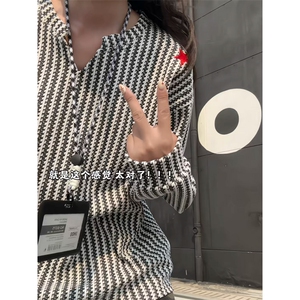 XZ809A/SYR35/P35/控58 雪尼尔小香风绣花人民万岁V领长袖卫衣图片