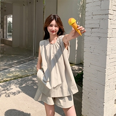浅绿色