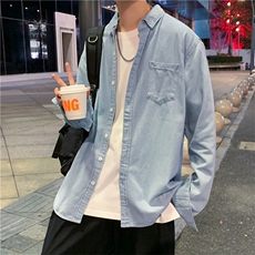 深蓝色
