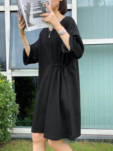 秋季新款时尚潮流抽绳设计V领连衣裙女，女装连衣裙，日の谷