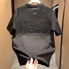 黑色