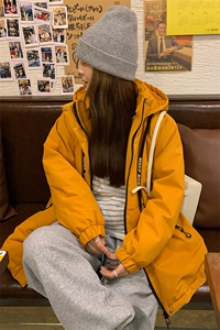 超好看落叶黄连帽冲锋衣羽绒服女冬2024新款工装白鸭绒派克服外套图片