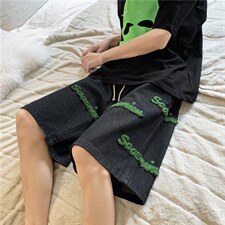 黑色