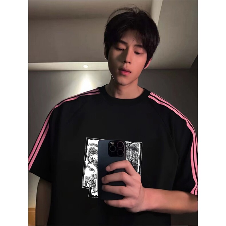 抖音得物品质二开240克宽松纯棉美式潮牌印花三条杠中性风短袖T恤,男装T恤,电商A486