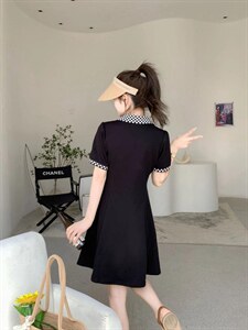 沐沐2022夏百搭连衣裙图片