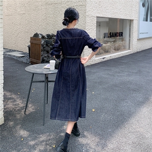韩系复古高级感牛仔连衣裙女2025秋季新款通勤气质收腰显瘦中长裙图片