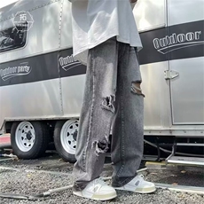 黑灰色