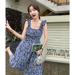 无袖蓝色碎花吊带背心连衣裙女夏2025新款流行超火爆款温柔风长裙图片