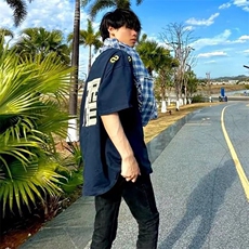 藏青色