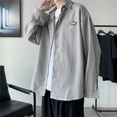 灰色