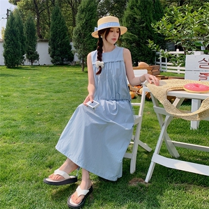 浅蓝色休闲套装裙女2025夏季新款法式设计感压褶背心半身裙两件套图片