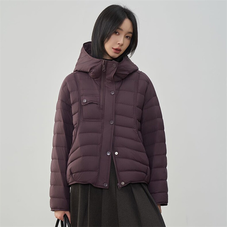 现货2025年冬季90白鸭绒休闲风常规保暖有帽不可拆,女装羽绒服,阳光伊恋