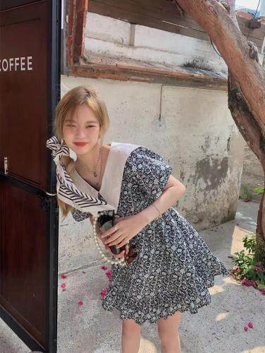 【现货】夏季新品娃娃领碎花连衣裙，女装连衣裙，F/TU