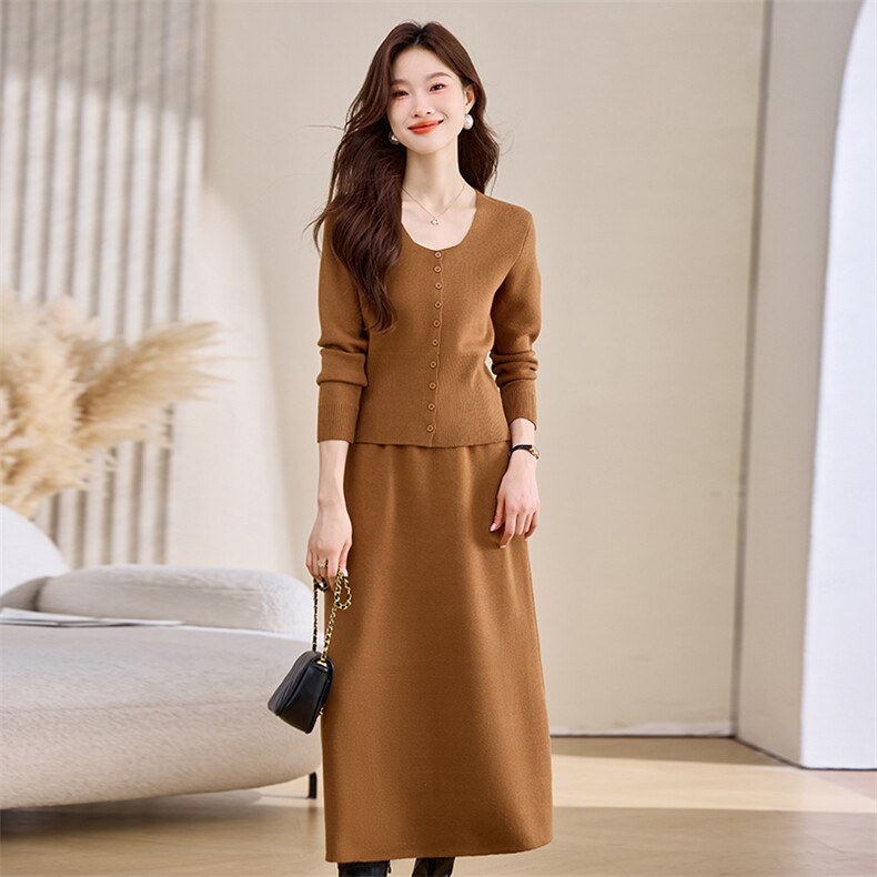 套装裙两件套气质韩版高级感羊毛针织连衣裙2025年新款秋季温柔，女装羊毛衫，艾米