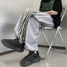 灰色