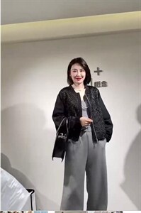 2022秋季新款时尚百搭宽松显瘦短外套图片