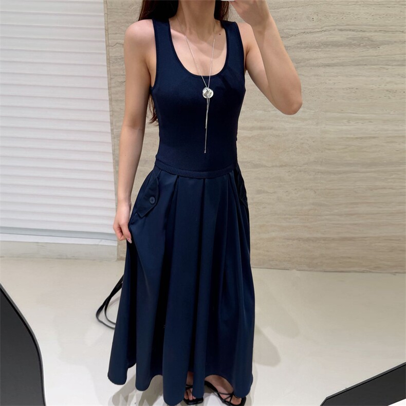 圆领背心拼梭织下摆裙修身连衣裙,女装连衣裙,优麦羊绒（原洪叶羊绒）