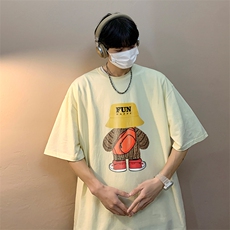 淡黄色