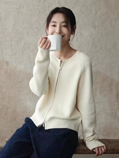 2025年秋季宽松型单件长袖圆领时尚百搭通勤简约开衫，女装羊毛衫，春贝羊绒
