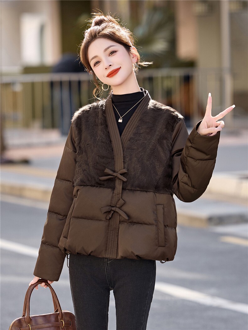 新款欧时尚高端流行超显瘦拼真毛羽绒服,女装羽绒服,布芭啦