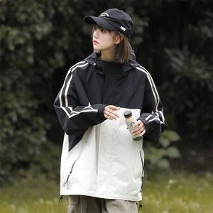 连帽工装冲锋衣夹克男款军绿色撞色冲锋衣春秋美式工装登山服夹克图片