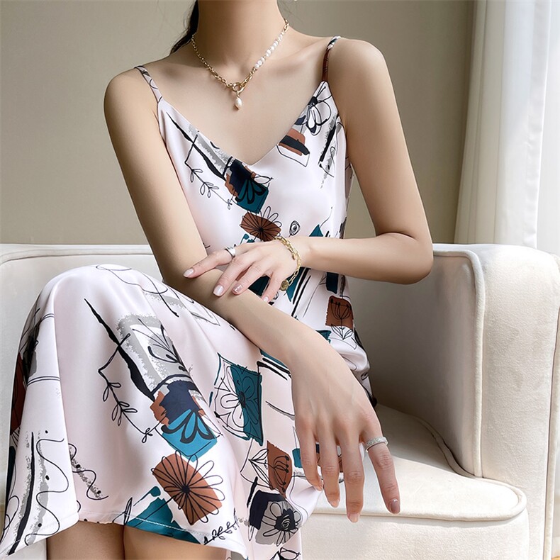 夏季女士真丝碎花吊带连衣裙v领a字裙子气质显瘦内搭无袖长裙长款,女装连衣裙,佳绒高端店