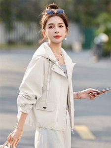 现货！现货12026年春秋新款时尚休闲风短款外套女图片