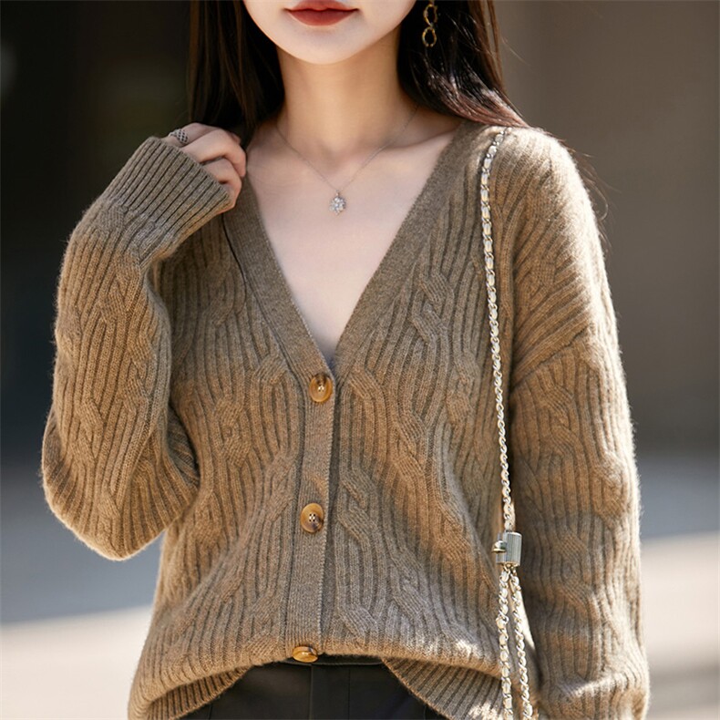 V领绞花100%纯羊毛开衫女25秋冬加厚针织毛衣宽松羊绒衫长袖外套,女装羊毛衫,吉高羊绒