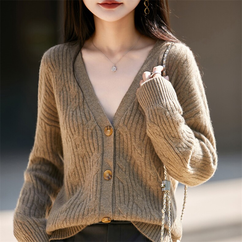 V领绞花100%纯羊毛开衫女25秋冬加厚针织毛衣宽松羊绒衫长袖外套,女装羊毛衫,吉高羊绒